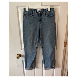 “Denizen LEVI” mom jeans